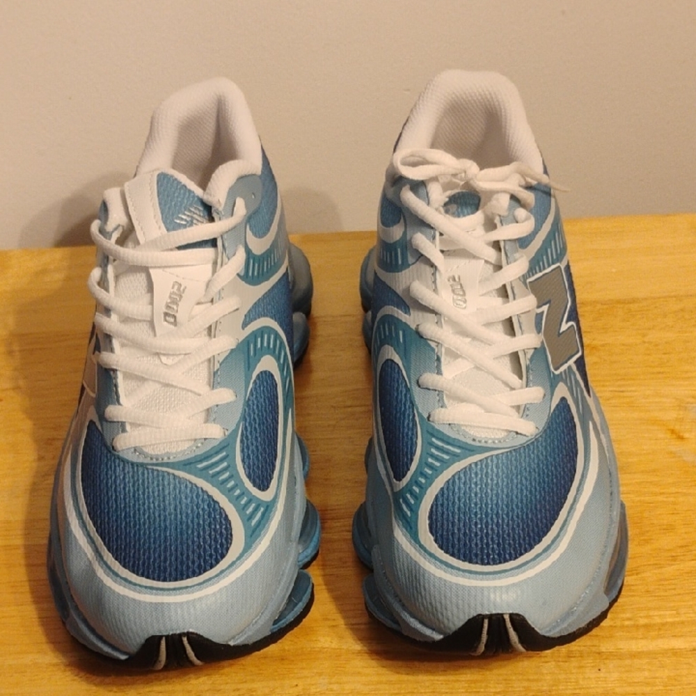 Men's New Balance White and Light Blue Sneakers. Size 11